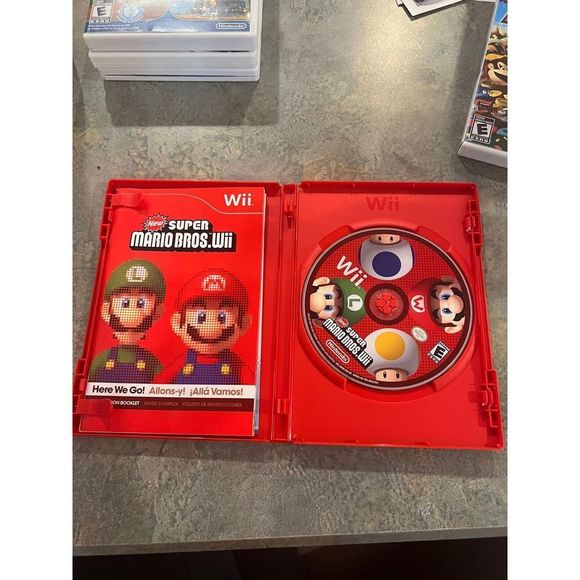 New Super Mario Bros. Wii for Nintendo Wii - Picture 1 of 3